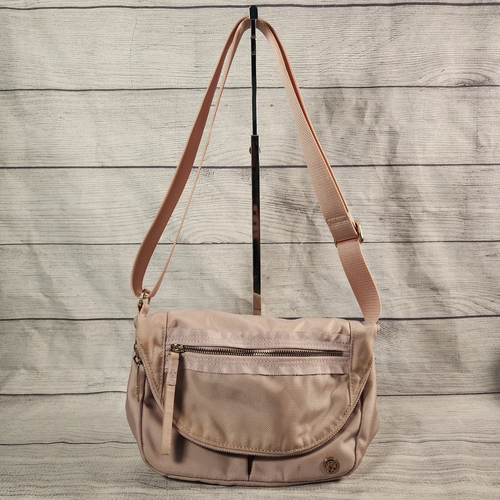 Lululemon Festival Bag II Pink Nylon Crossbody Messenger Bag Gold Hardware